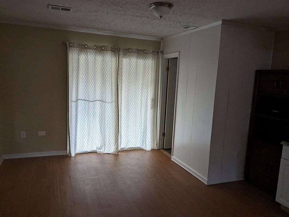 PRIVATE ENTRANCE & EXIT