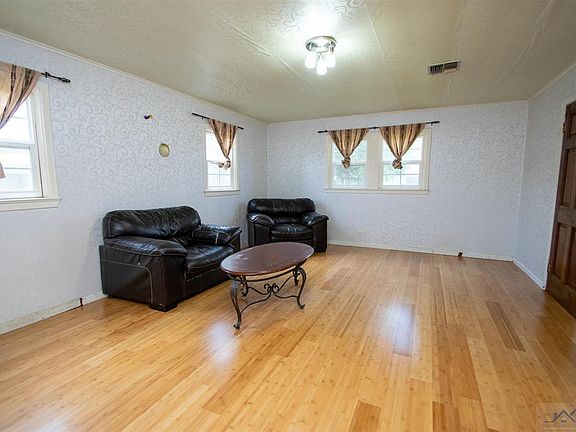 3rd image of 3002 Keith St