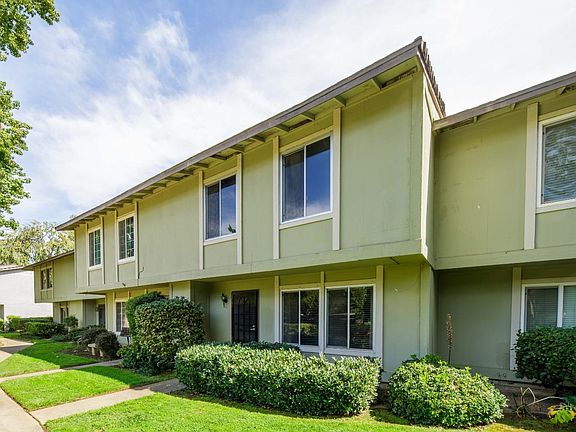 2nd image of 8856 La Riviera Dr Unit D