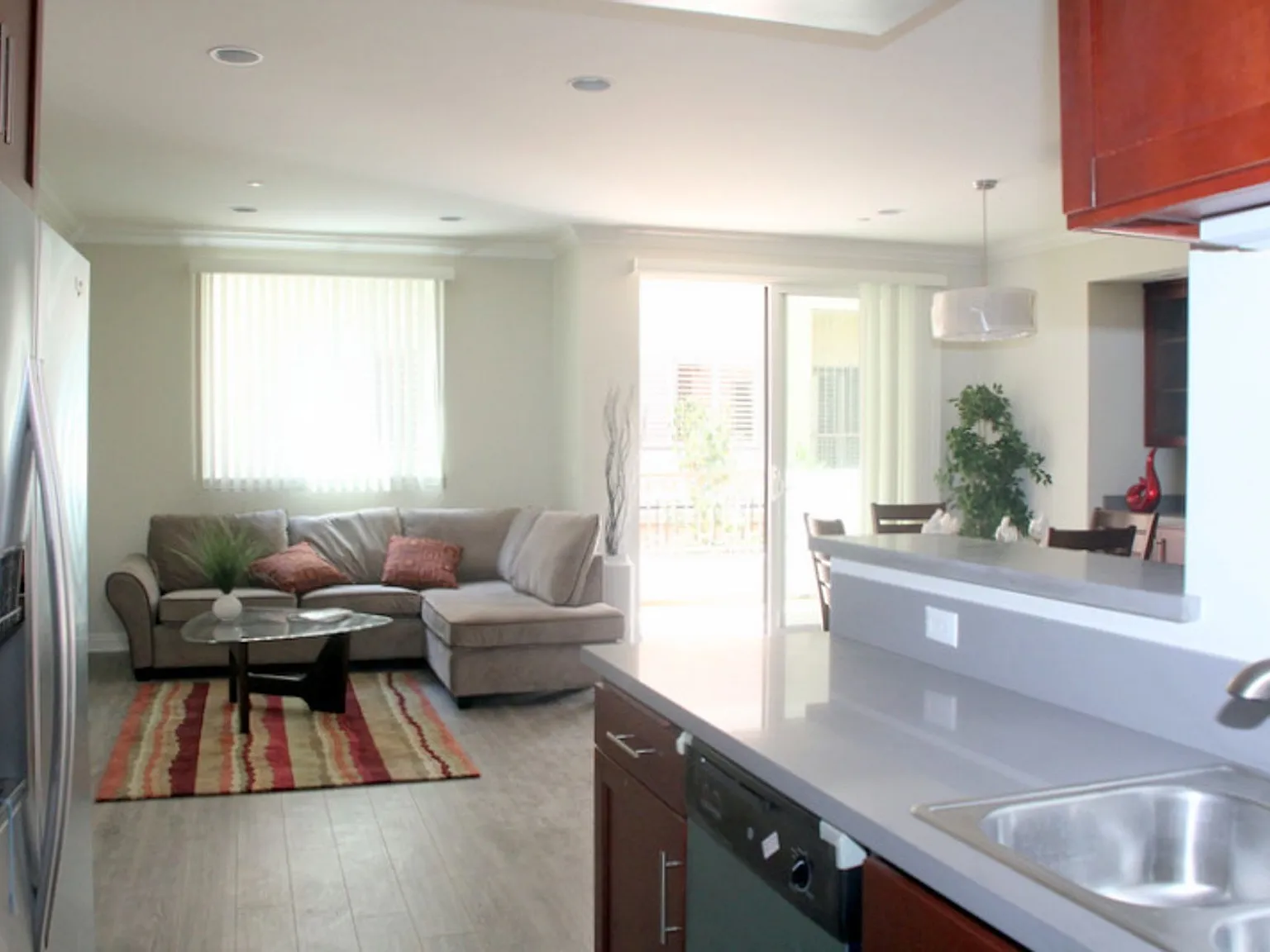 Chandler Court Apartments. Now Leasing! — Photo 1