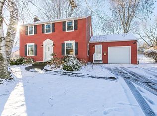71 Fairlawn Dr, Rochester, NY 14617