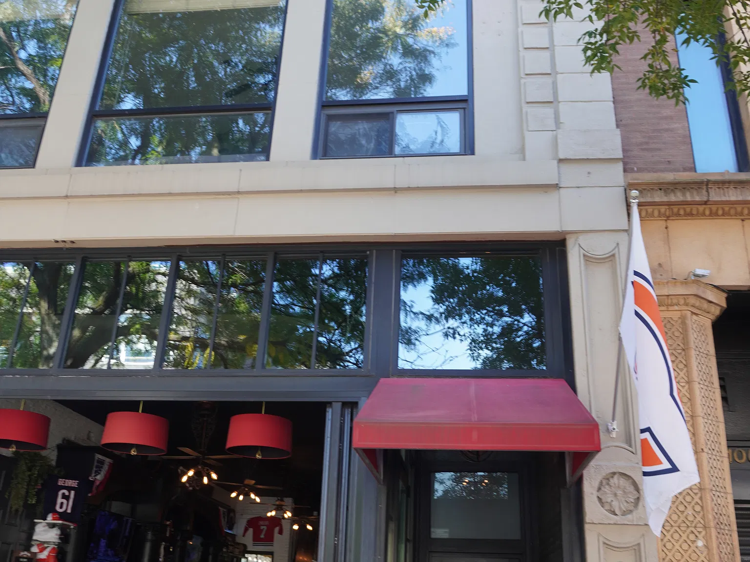 2 bed, 1.0 bath, 2000 sqft, $3,900 — Photo 1