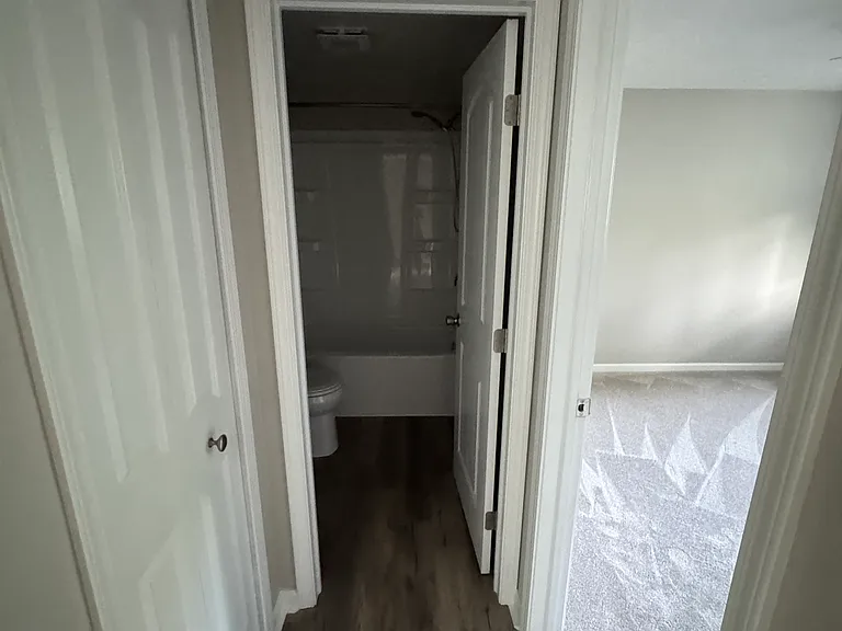 115 S Rocky River Dr #201 — Photo 8
