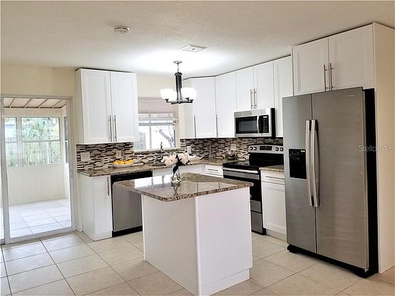 5th image of 2924 Englewood Dr