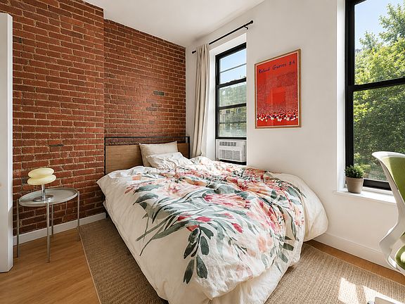5th image of 851 Hart St Floor 2