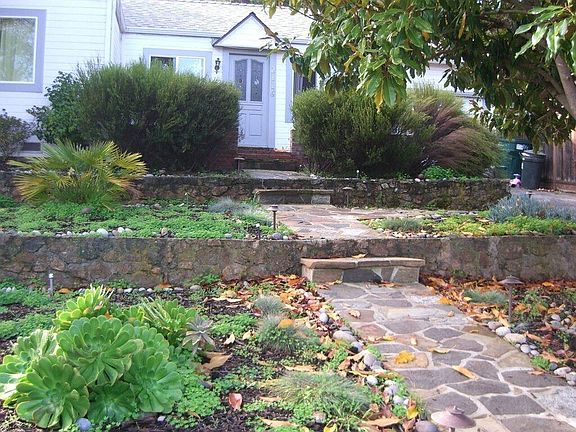 3rd image of 2116 Lyon Ave