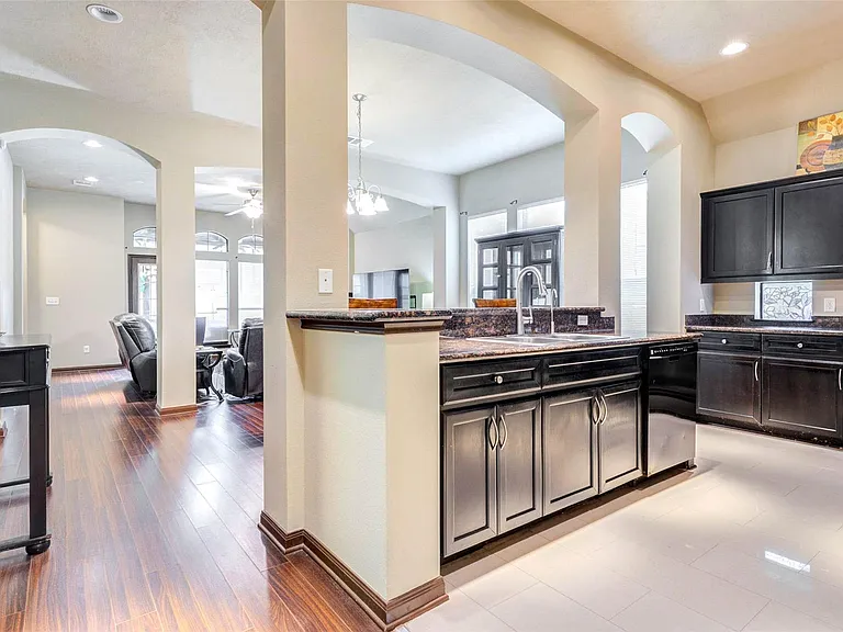 940 Oak Lynn Dr — Photo 9