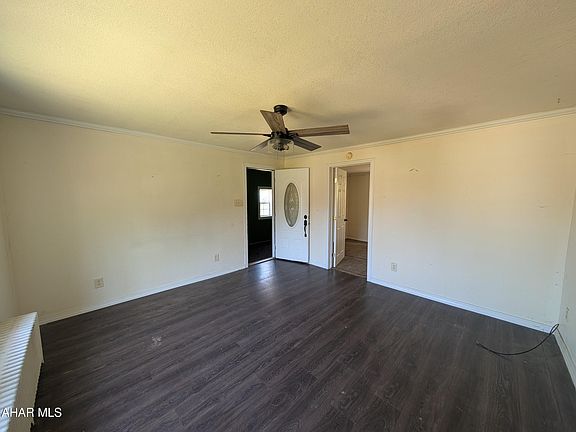 5th image of 359 David St