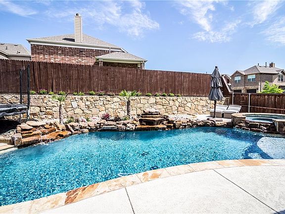 2nd image of 14241 Sugar Hill Dr