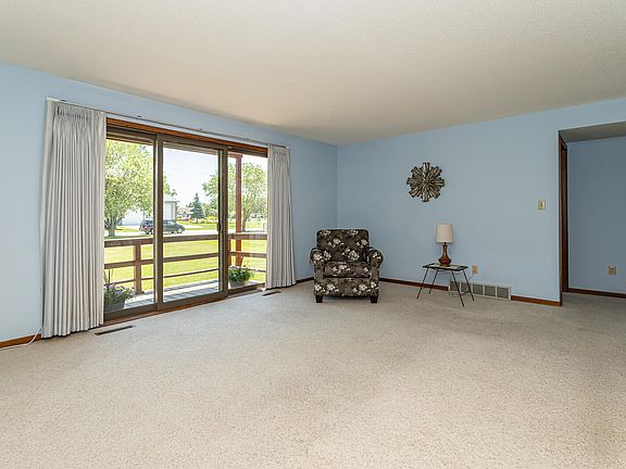 3rd image of 1007 S Marshall St APT 104