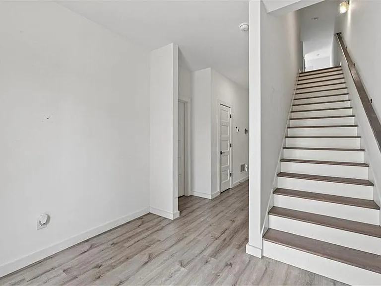 1077 Glen Opal Dr — Photo 5