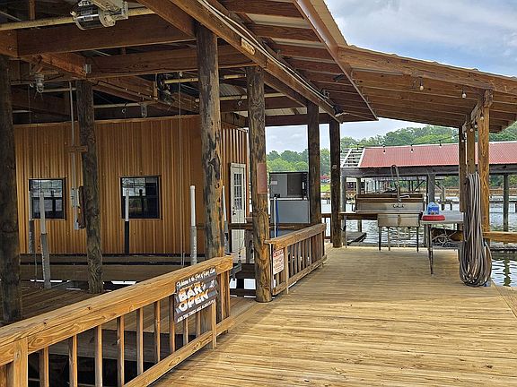 5th image of 39 Hazelwood St