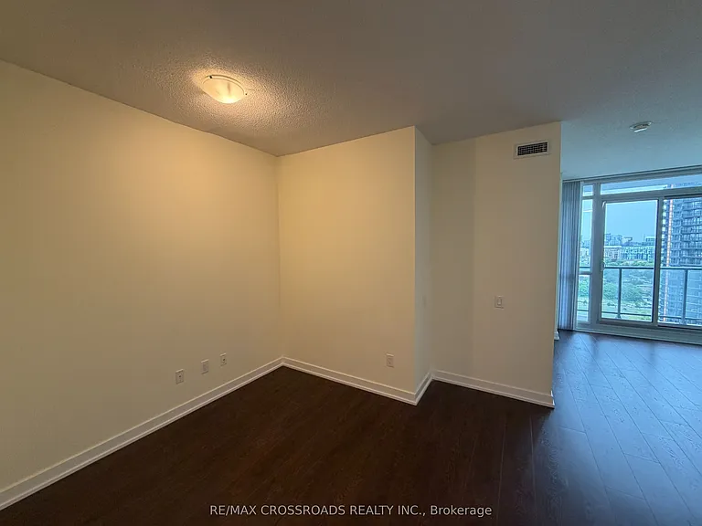 121 McMahon Dr #2816 — Photo 4