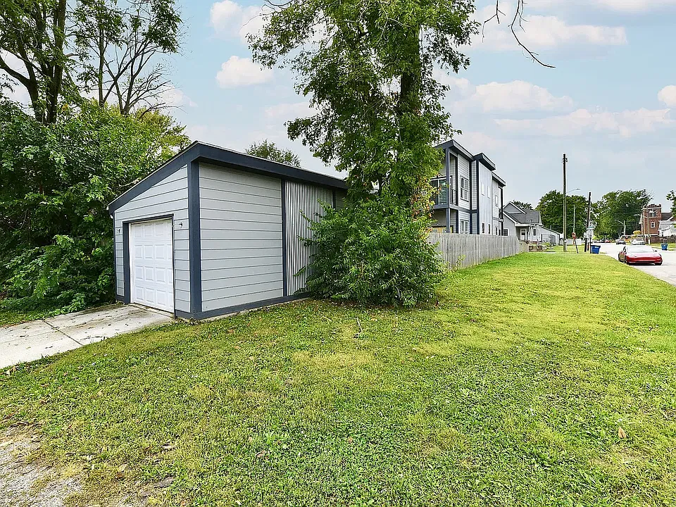 1001 Harlan St