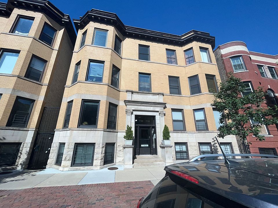 1st image of 712 W Cornelia Ave