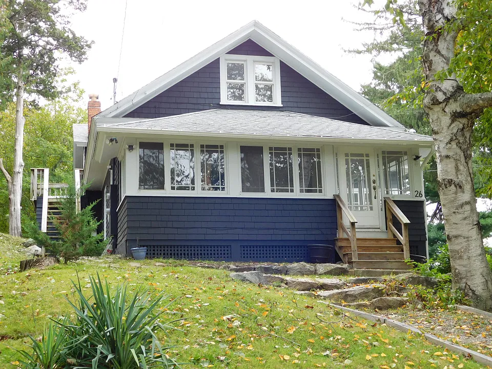 26 Indian Neck Ave #2