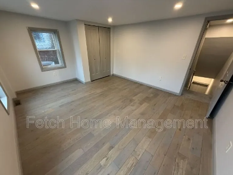 34 N Lee St — Photo 15