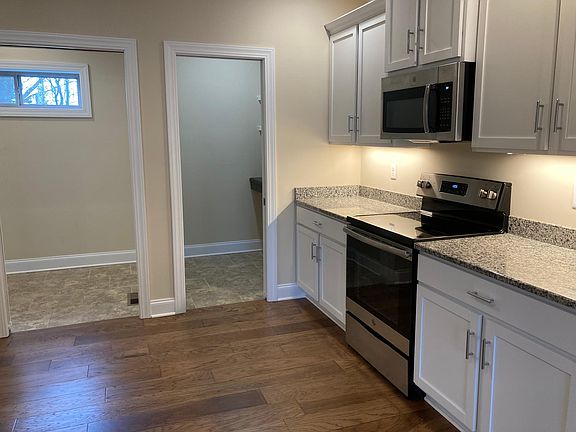 KITCHEN/PANTRY/LAUNDRY