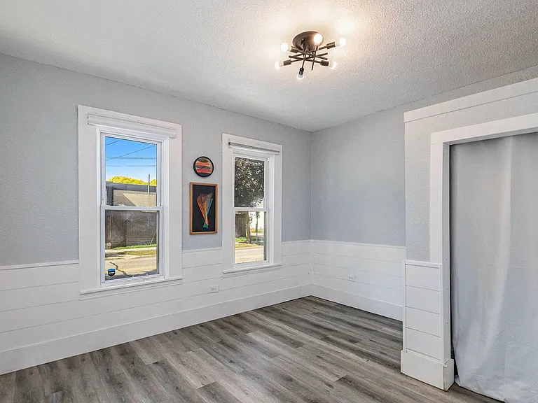 706 Alpine Ave NW — Photo 4