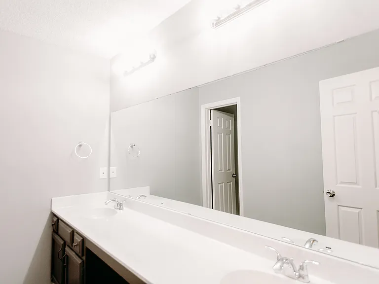 3110 Whisper Oaks Ln #C — Photo 4
