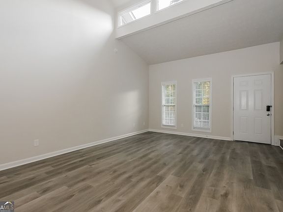 3rd image of 8620 Glenwoods Dr