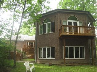 5450 Deerfoot Trl, West Bloomfield, MI