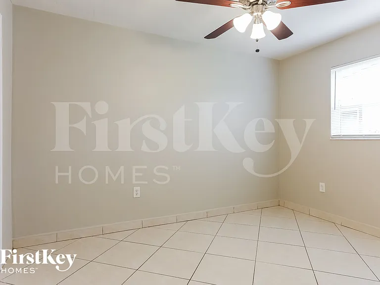 6891 NW 25th Ct — Photo 11