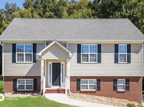 221 Ash Dr, Mocksville, NC 27028