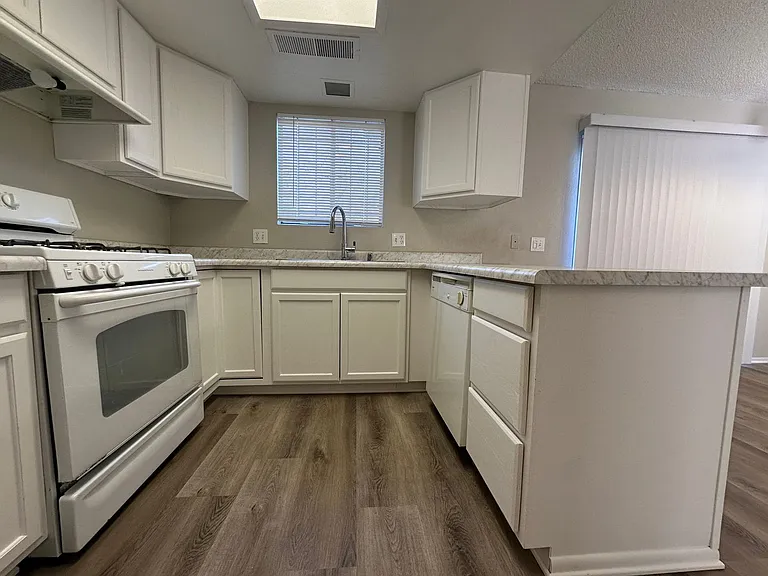 181 Bel Port Dr #184 — Photo 5