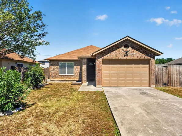 8210 LONGHORN RIDGE DR, Converse, TX 78109