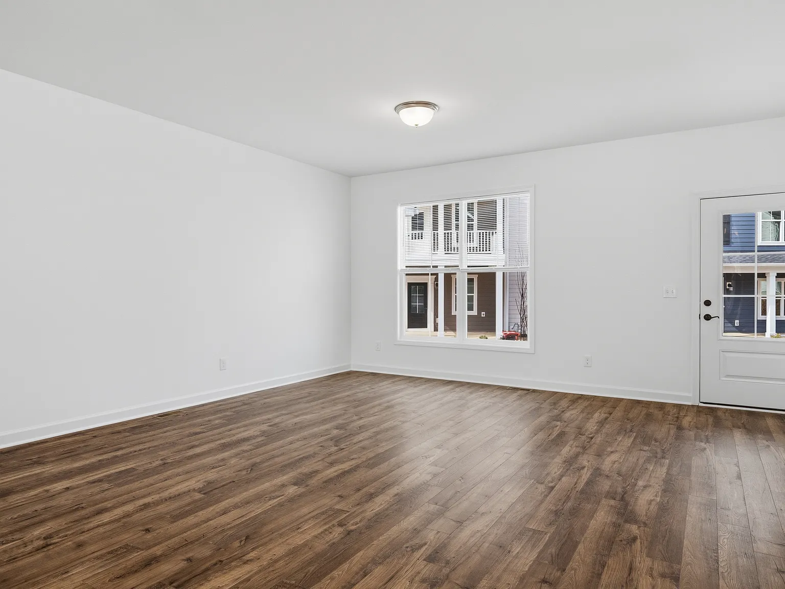 3 bed, 2.5 bath, 1898 sqft, $2,600 — Photo 4