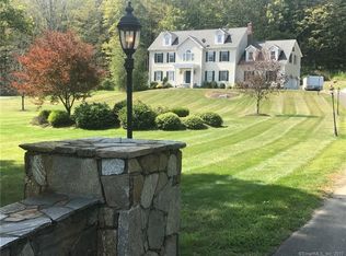 1890 Litchfield Tpke, Woodbridge, CT 06525