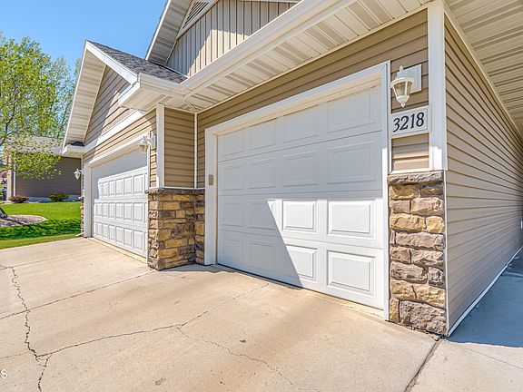 3rd image of 3218 Vantassel Dr