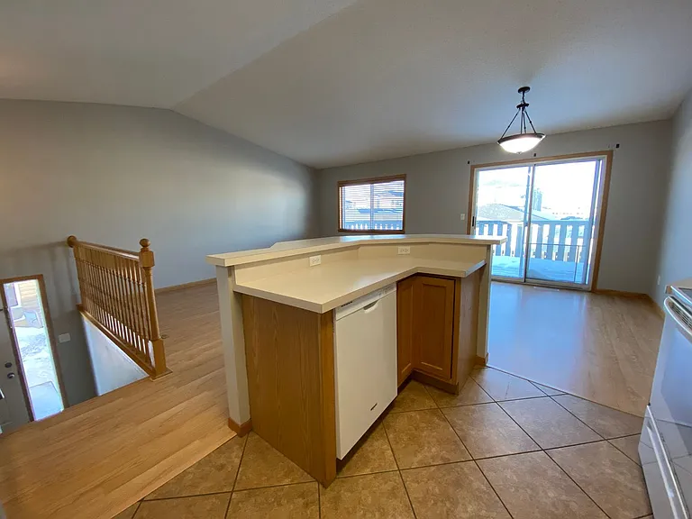 2570 Amber Valley Ct S — Photo 8