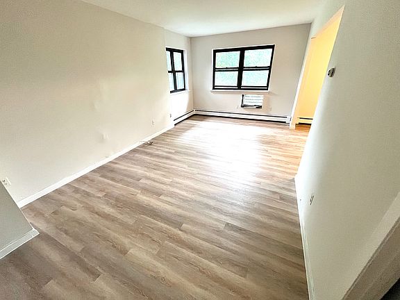 2nd image of 259 Webster Ave #C2