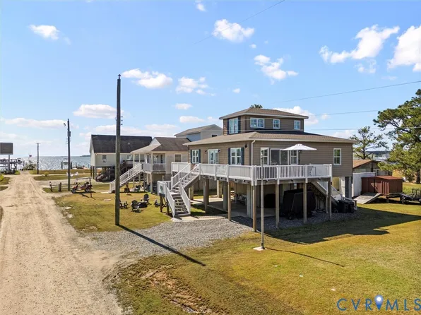 84 New Little St, North, VA 23128