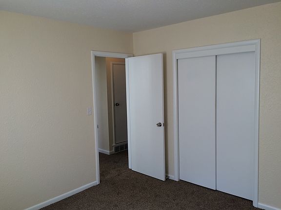 3rd image of 1555 E 48th Pl N