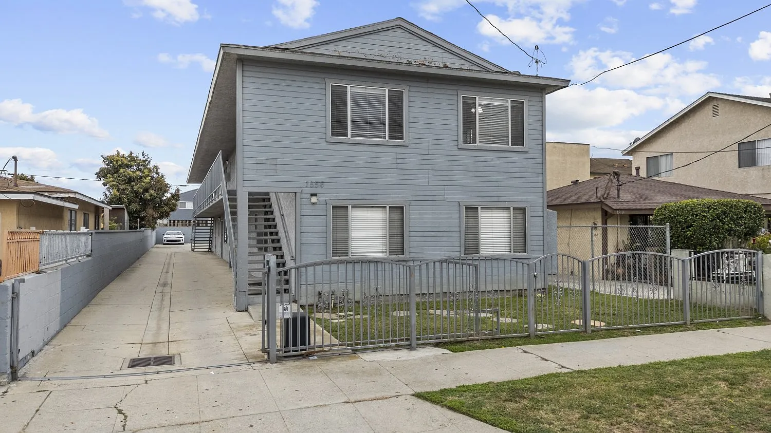 2 bed, 900 sqft, $2,280 — Photo 3