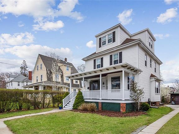 3rd image of 132 Arnold Ave