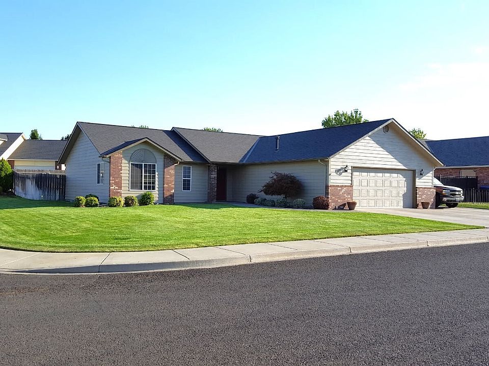 1st image of 1869 SE Larch Avenue