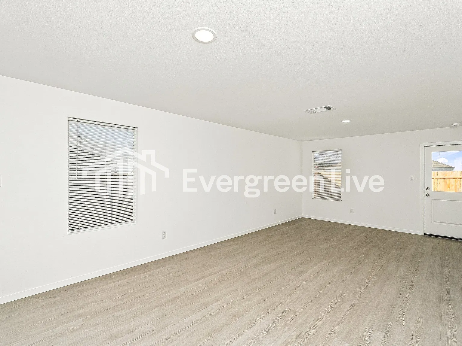 4 bed, 2.0 bath, 1483 sqft, $1,435 — Photo 4