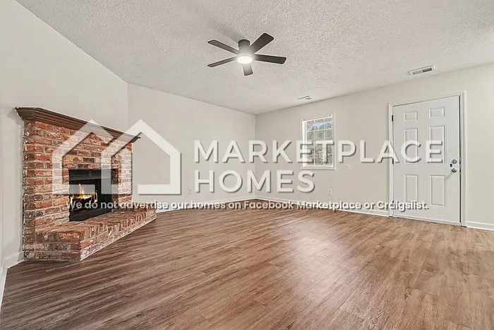 2 bed, 1.5 bath, 1080 sqft, $1,425 — Photo 3