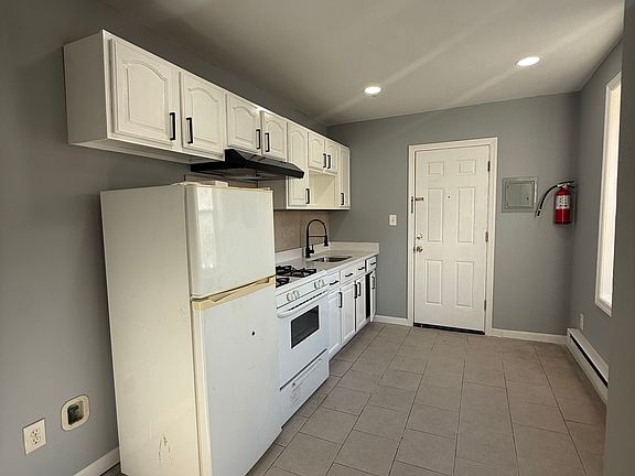 2nd image of 85 Astor St #1BB