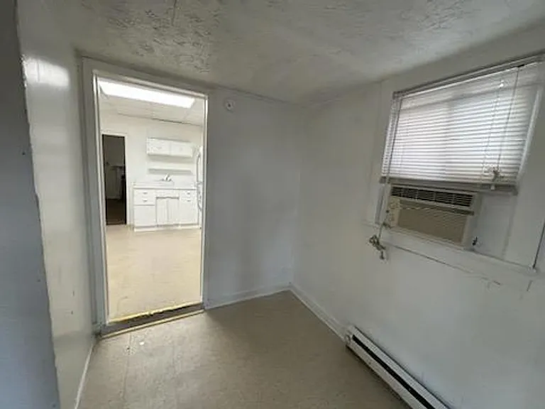619 5th Ave — Photo 5