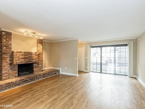 4th image of 104 E 41st St APT 1