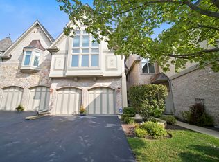 1576 W Rue James Pl, Palatine, IL 60067