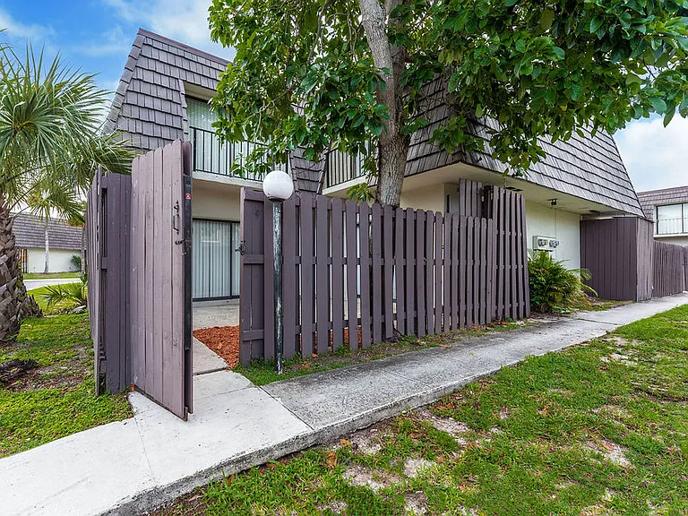 1761 N Congress Ave — Photo 34