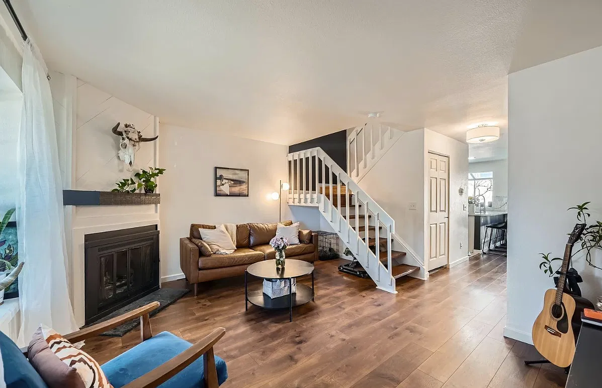 2 bed, 2.5 bath, 1088 sqft, $2,700 — Photo 1