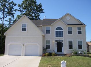 12 Kelly Dr, Sicklerville, NJ 08081