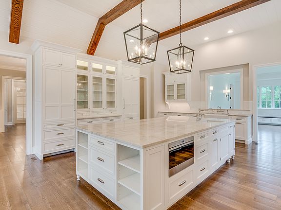 4th image of 23W480 Royal Oak Dr